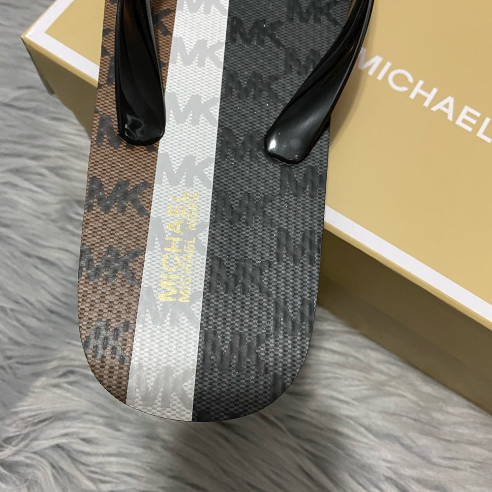 Michael Kors MK Flip Flop Black, White and Brown - Picture 4 of 6